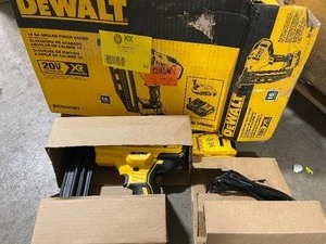 DEWALT 20-Volt Max 16-Gauge Cordless Angled Finish Nailer Kit