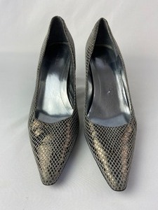 lot 20 image: Calvin Klein Vintage Silver  Gold  Black - Diva Formal Pumps - Size 8.5 M