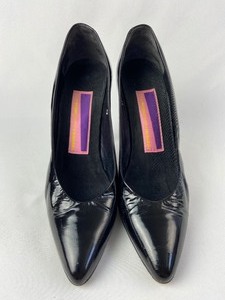 lot 45 image: Vintage Susan Bennis  Warren Edwards Beautiful Black Heel - Size 8 12