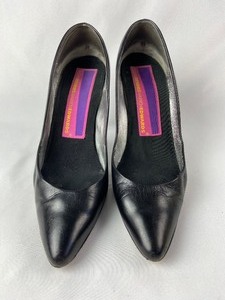 lot 53 image: Vintage Susan Bennis  Warren Edwards Simply Stunning Black Heels - Size 8 12