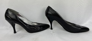 lot 111 image: Vintage Susan Bennis Warren Edwards Black Patent Leather Accented Heels Size 8.5