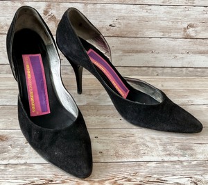 lot 44 image: Vintage Susan Bennis  Warren Edwards Simply Stunning Black Suede Heel - Size 8 12