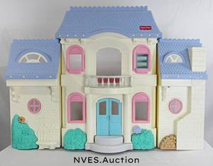 lot 2 image: Fisher Price Dollhouse
