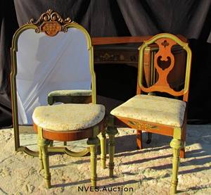 lot 93 image: Vintage Dressing table with matching chair, stool and mirror