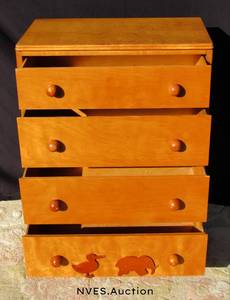 lot 102 image: Vintage childs dresser