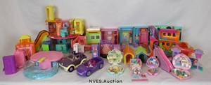 lot 125 image: Polly Pocket world bundle