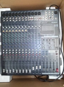 lot 30 image: Yamaha EMX 5016 CF Powered Mixer.