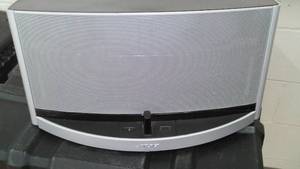 lot 44 image: Bose SoundDock.