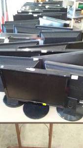 lot 545 image: (8) Asus 19 in. Monitors.