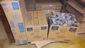 lot 307 image: Dart TP16D Cups and 626TP Lids 2 Cases Each