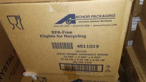 lot 462 image: Clear Hinged Sandwich Wedge (1 Case)