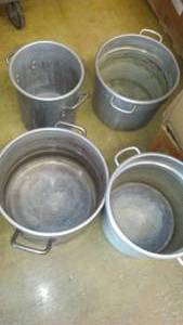 lot 726 image: Commercial Pots (4)
