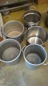 lot 727 image: Commercial Pots (5)