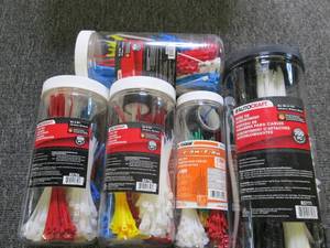 5 packages of an assortment of zip ...