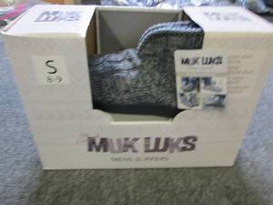 muk luks mens slipper small 8-9...