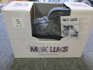 muk luks mens slipper small 8-9...
