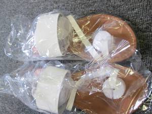 box of 12 size 5.5 to  6.5 womens l...