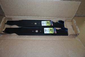 lot 4 image: NEW Maxpower 42 Lawn Mower Blade Set