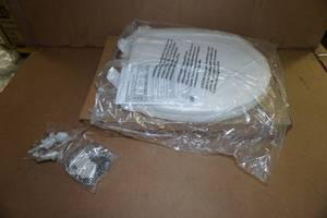 lot 59 image: American Standard White Soft Close Toilet Seat with Everclean Surface