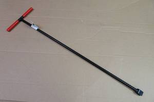 lot 182 image: Solid Steel Water Meter Valve Key with Grips - 36 Long