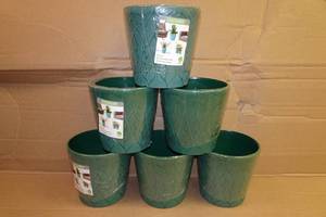 lot 87 image: Southern Patio Lightweight 7.25 Planters -Six Pack
