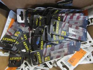 Box (11 x 7 x 5) of BRAND NEW UTILITY KNIFE BLADES (See Photos)