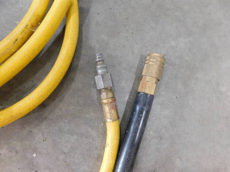 lot 88 image: 50 38 Air hose.