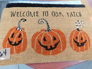lot 64 image: Halloween 18 x 30 Door mat