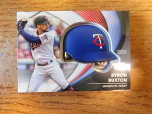 lot 65 image: 2022 Topps Commemorative Batting Helmet Card Byron Buxton