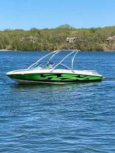 2006 Centurion ENZO Storm SV230 Ski & Wake Board Boat