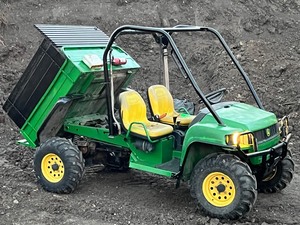 John Deere Gator