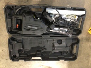 13 Amp 35 lbs. Demolition Jack Hammer by TR Industrial Customer Returns See Terms on Auction