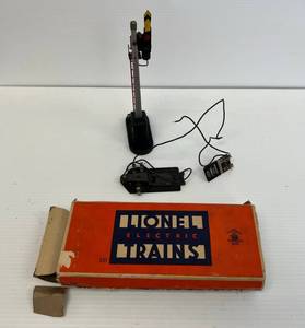 Vintage Lionel Trains No. 151 Semaphore In Original Box (Untested)