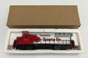 Vintage HO Gauge Santa Fe Engine 6067 (Untested)