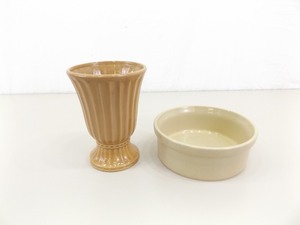 2 Pieces of Mint Condition Roseville Pottery