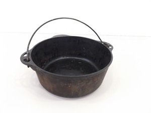 Vintage Seasoned Griswold #8 Dutch Oven