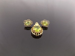 14K Yellow Gold Oval Cut Peridot Pendant and Earrings