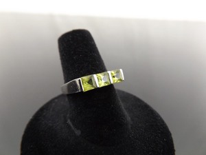 .925 Sterling Silver Square Cut Peridot Ring Size 7