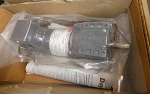 New Dayton DC Gearmotor model 4Z382A