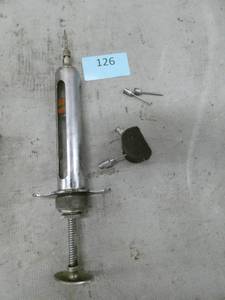 Livestock syringe