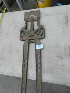 Horn clipper