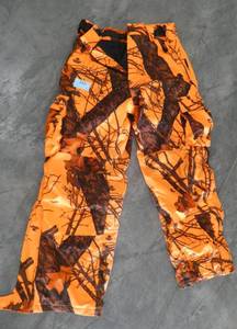 Like New Blaze orange camo insulated pants size Med with soft brushed fabric
