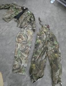 Camo canvas type material bibs 2xl, pants 40x32 and jacket 2xl