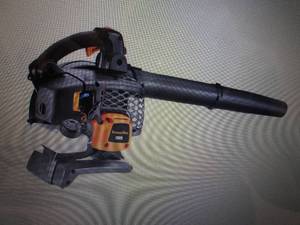 Poulan Pro 26cc 2-Cycle Gas Leaf an...