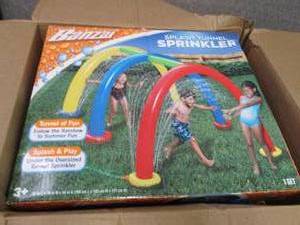 Banzai Splash Tunnel Sprinkler open...