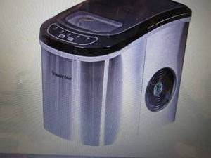 Magic Chef Countertop Ice Maker ope...