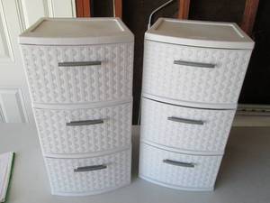2 plastic 3 drawer organizers 12.5...