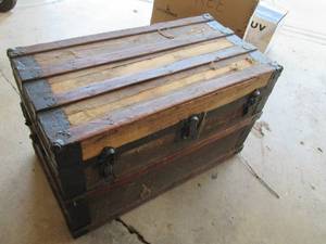 Vintage trunk 193521...