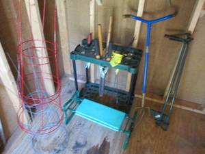 Gardening lot includes Garden claw,...