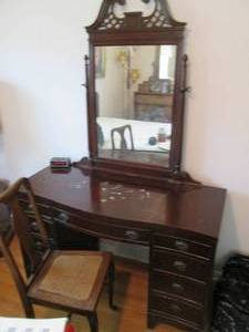 Vintage mahogany dresser with mirro...